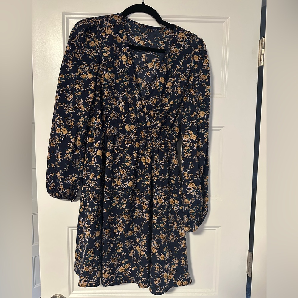 Navy blue, floral flowy dress. Size medium
